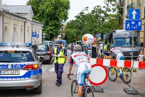 Policjanci czuwali nad bezpieczeństwem podczas kolarskiego wyścigu